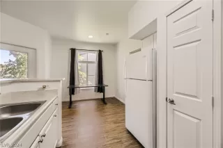 Photo #4: 2596861 Listing