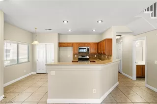 Photo #5: 2596884 Listing 