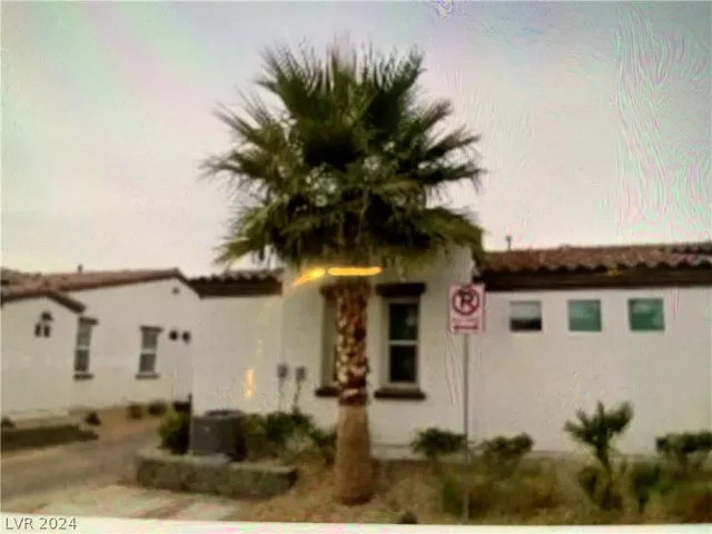 MLS: 2596893 Condo For Sale