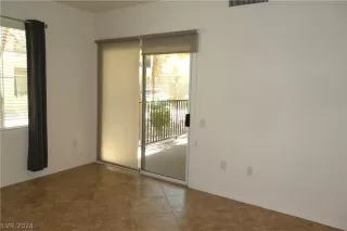 Photo #5: 2596917 Listing 