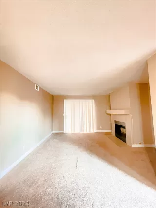 Photo #2: 2596946 Listing 
