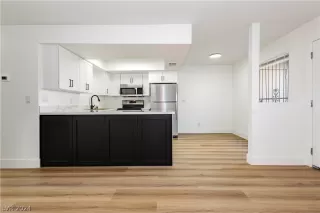 Photo #3: 2596949 Listing