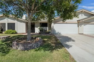 Photo #1: 2596957 Listing