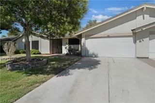 Photo #6: 2596957 Listing