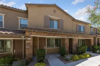 Photo #1: 2596977 Listing 