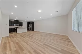 Photo #2: 2596977 Listing 