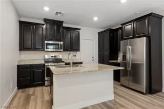 Photo #5: 2596977 Listing 