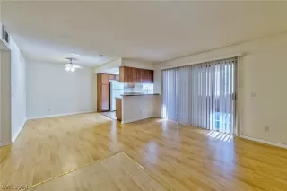 Photo #2: 2597002 Listing 