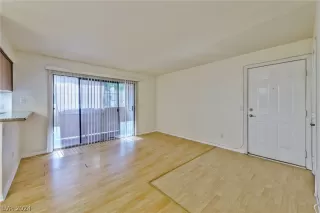 Photo #3: 2597002 Listing 