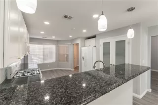 Photo #5: 2597015 Listing