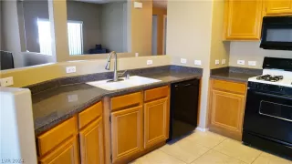 Photo #6: 2597036 Listing