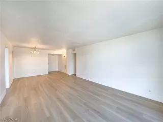 Photo #3: 2597091 Listing 