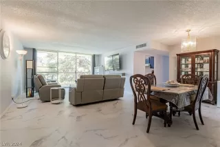 Photo #5: 2597106 Listing 