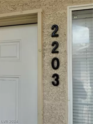 Photo #1: 2597116 Listing