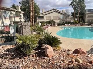 Photo #3: 2597116 Listing