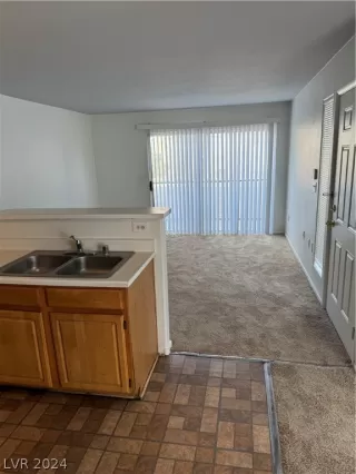 Photo #4: 2597116 Listing