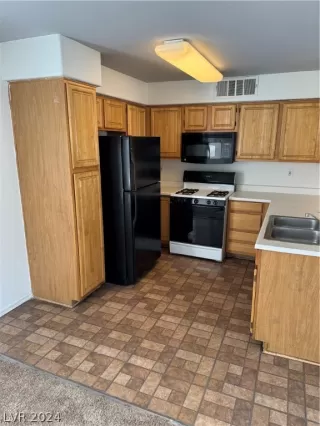 Photo #5: 2597116 Listing