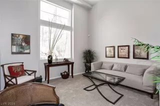 Photo #2: 2597189 Listing