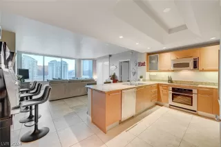 Photo #2: 2597218 Listing