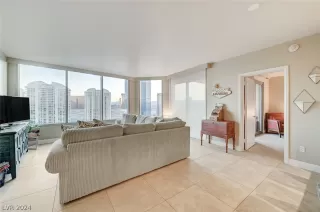 Photo #3: 2597218 Listing