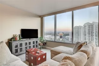 Photo #6: 2597218 Listing