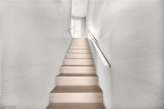 Photo #5: 2597257 Listing 