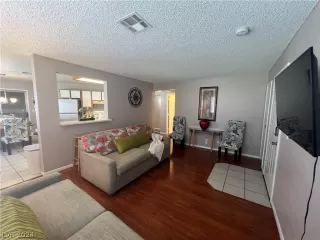 Photo #2: 2597288 Listing