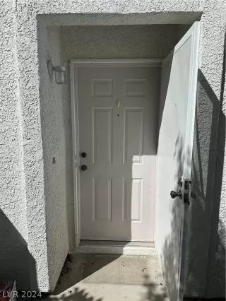 Photo #5: 2597336 Listing 