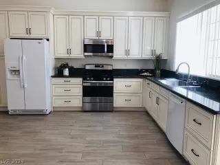 Photo #3: 2597359 Listing 