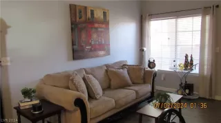 Photo #5: 2597360 Listing