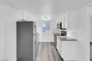 Photo #2: 2597361 Listing