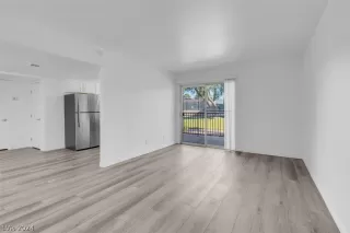 Photo #3: 2597361 Listing