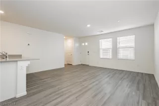 Photo #2: 2597382 Listing 