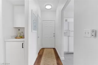 Photo #6: 2597389 Listing