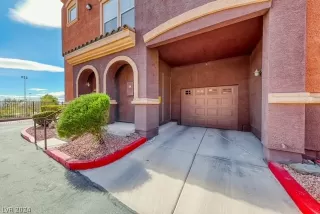 Photo #2: 2597400 Listing 