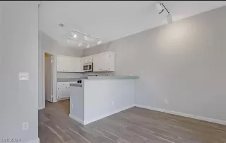 Photo #5: 2597402 Listing 