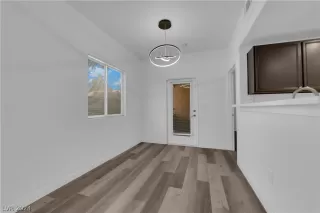 Photo #3: 2597403 Listing