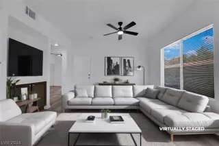 Photo #5: 2597403 Listing