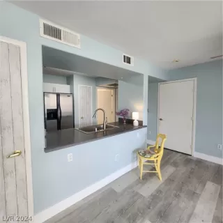 Photo #2: 2597430 Listing