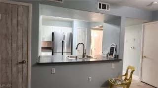 Photo #5: 2597430 Listing