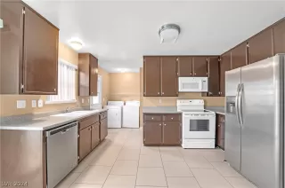 Photo #5: 2597434 Listing