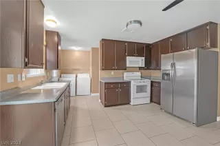 Photo #6: 2597434 Listing