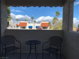 Photo #4: 2597437 Listing