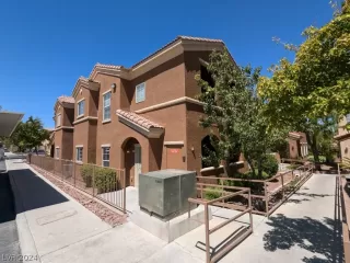 Photo #1: 2597445 Listing