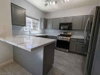 Photo #6: 2597445 Listing