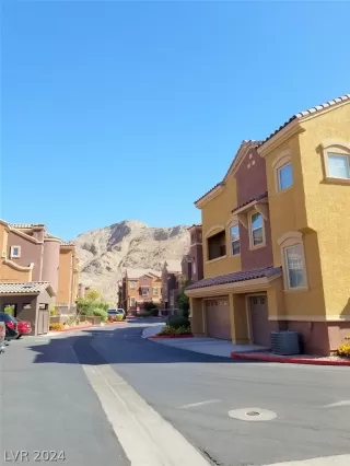 Photo #3: 2597545 Listing 