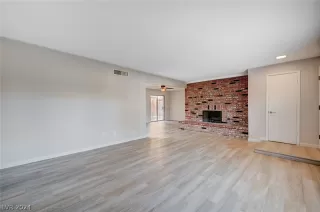 Photo #5: 2597577 Listing