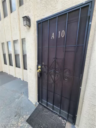 Photo #1: 2597593 Listing 