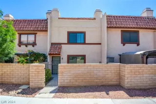 Photo #1: 2597600 Listing