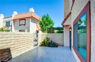 Photo #4: 2597600 Listing